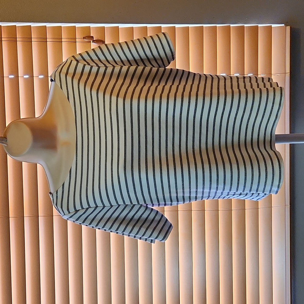 Tahari Striped Blouse/Top Size Large